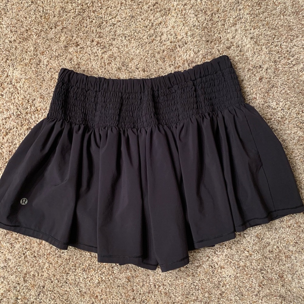 LuluLemon Pleated Skirt size 6